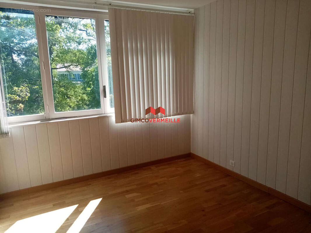 Appartement à LA CELLE-SAINT-CLOUD