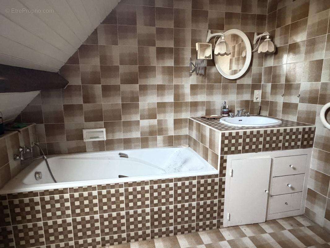 A moins de 2 heures de Paris, Ancien Presbytère de Coulonges-les-Sablons – Propriété de caractère sur un parc de 7 500 m² - photo 24
