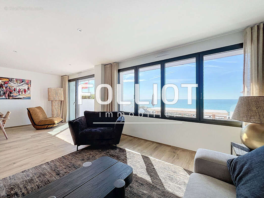 Maison à AGON-COUTAINVILLE