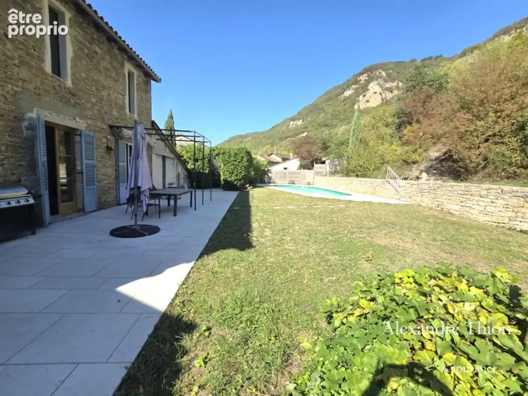 Maison à vendre 12 pièces SAINT SORLIN EN BUGEY (01) - photo 8