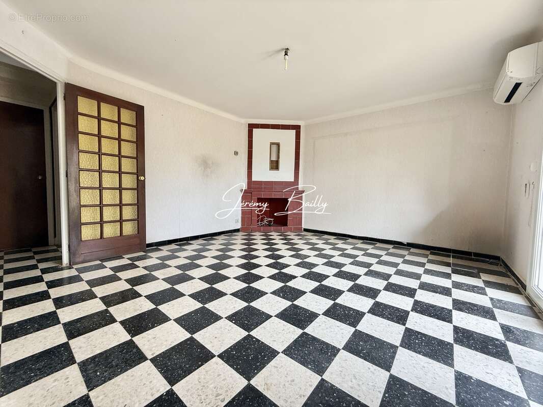 Maison à SAINT-ESTEVE