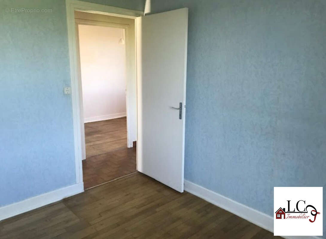 Maison à LUTHENAY-UXELOUP