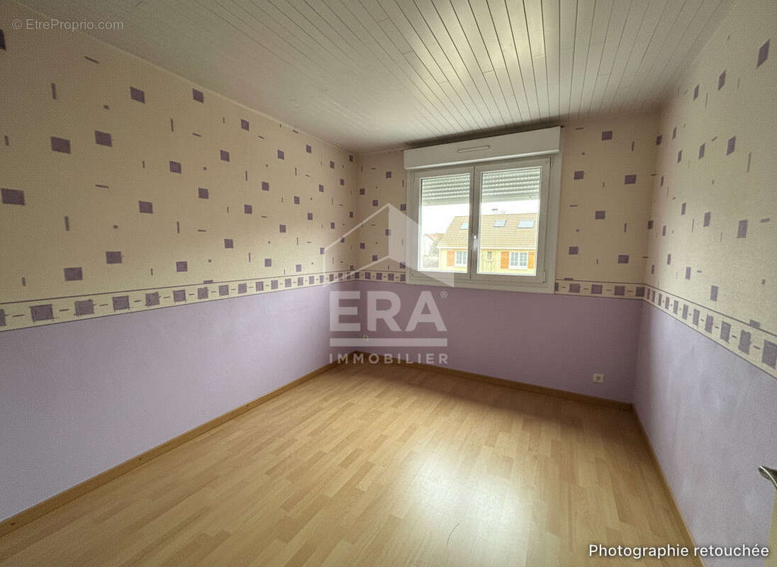 Maison à NEUVILLE-SUR-SARTHE