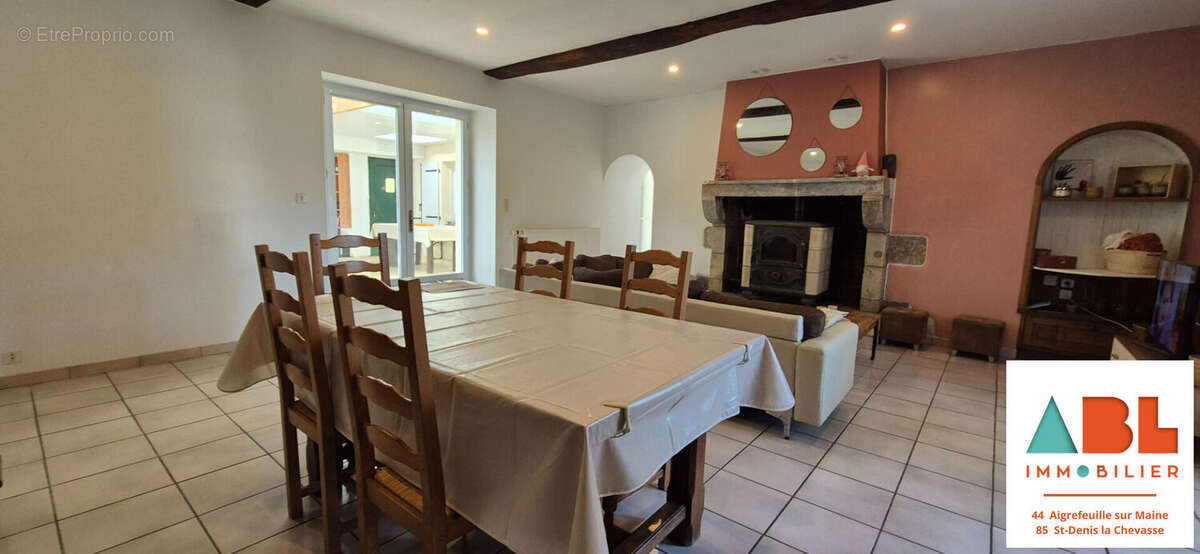 Maison à SAINT-DENIS-LA-CHEVASSE