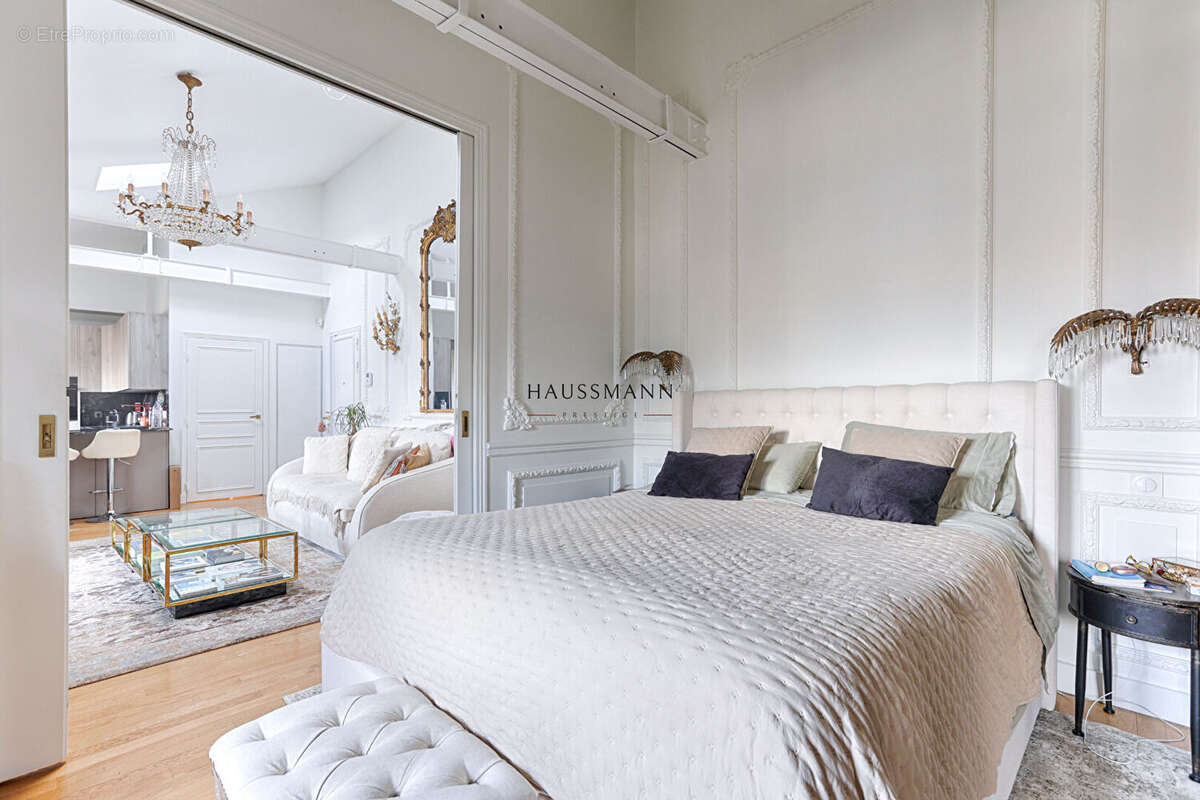 Appartement à PARIS-8E