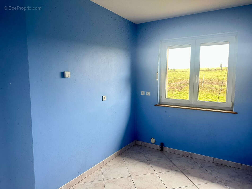 Maison à ESMOULIERES