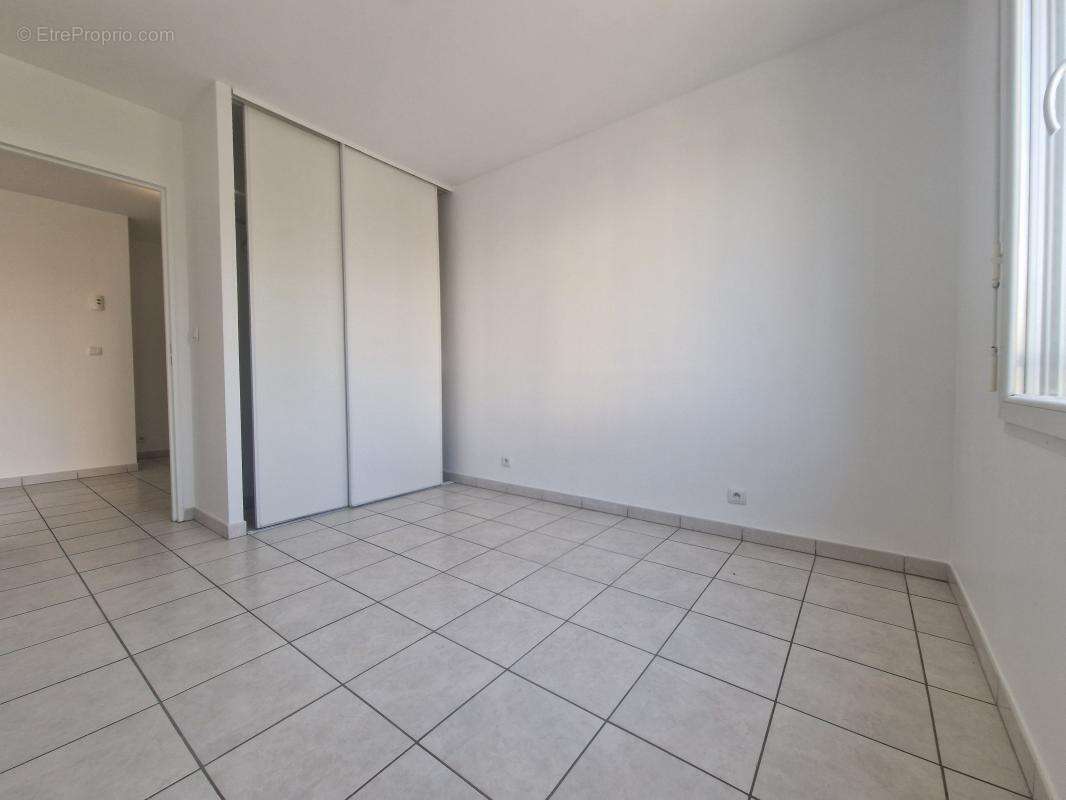 Appartement à VAIRES-SUR-MARNE