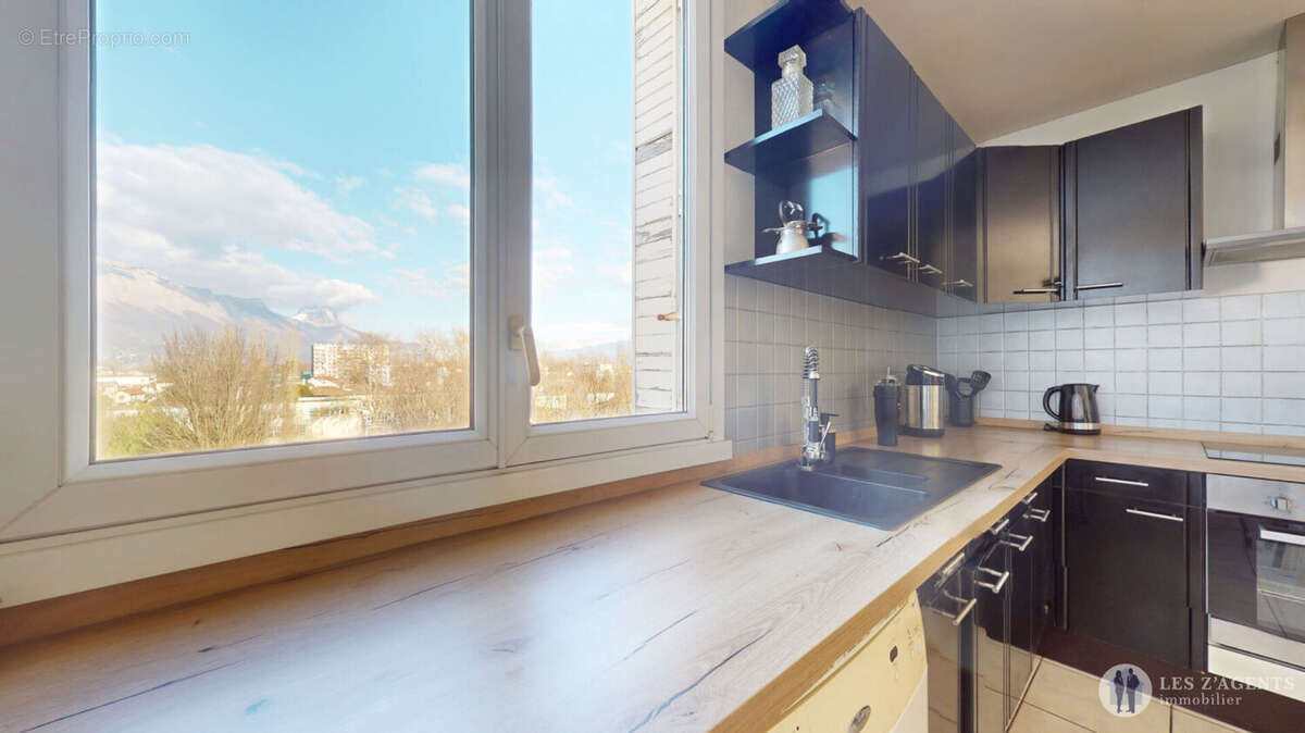 Appartement à SAINT-MARTIN-D'HERES