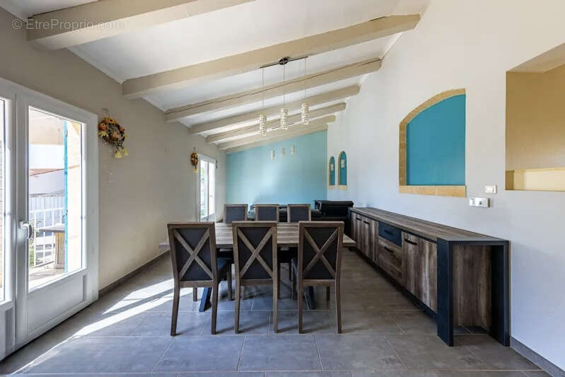 Maison à UCHAUD
