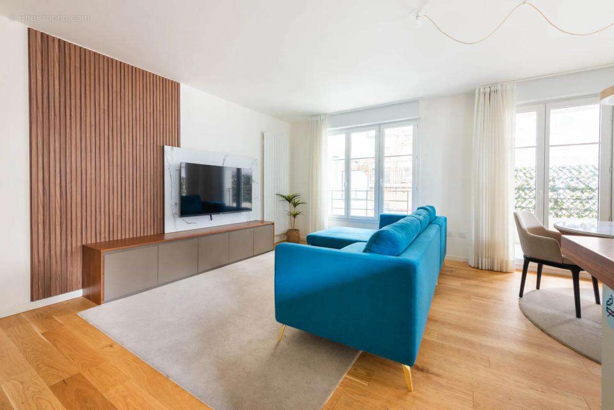 Appartement à COURBEVOIE
