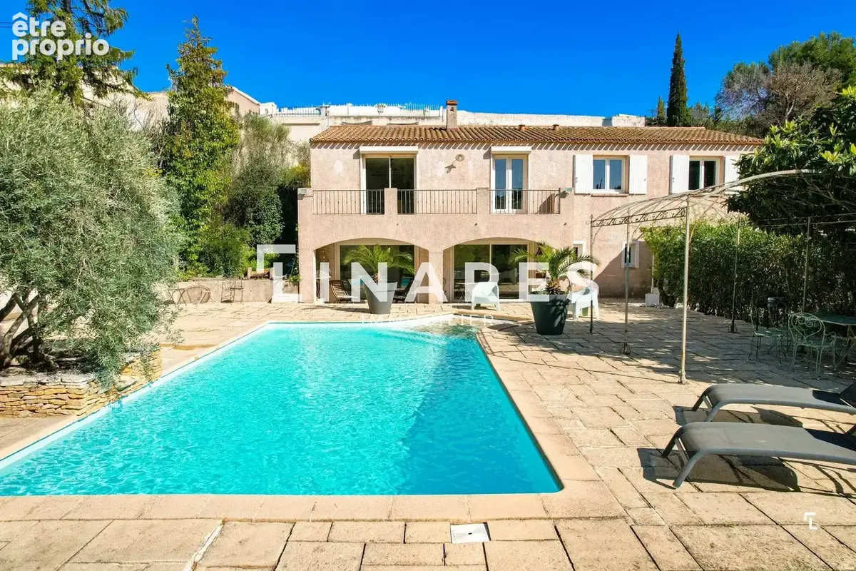 LA SELVAGGIA - Villa T7 de 190m2 - Parcelle 1137m2 - Piscine - 13190 ALLAUCH - photo 4