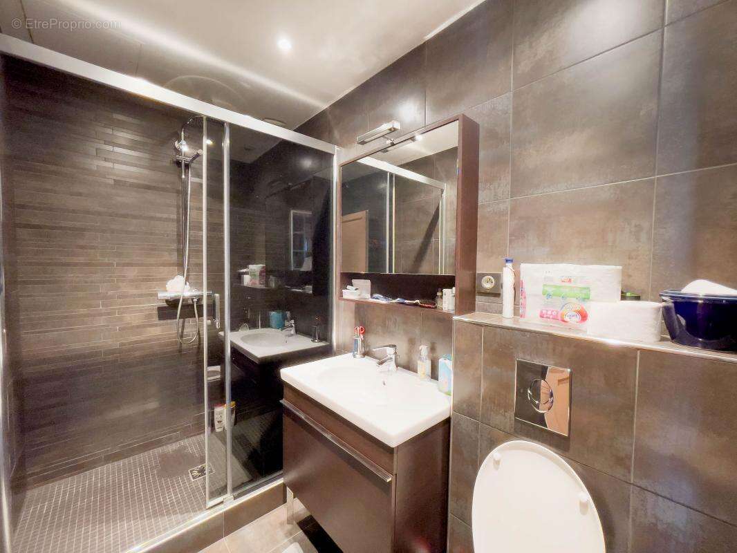 Appartement à PARIS-1E