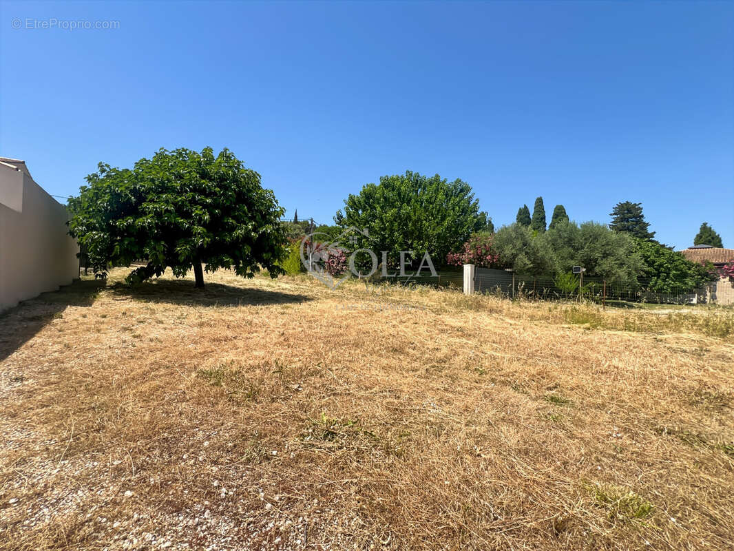 Terrain 451 m² à Montaren-Et-Saint-Mediers  - photo 2