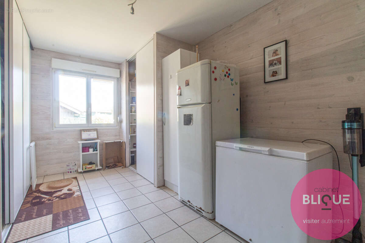 Plain-pied, grand jardin et garages xxl : ici, l'espace a pris ses aises ! - photo 29