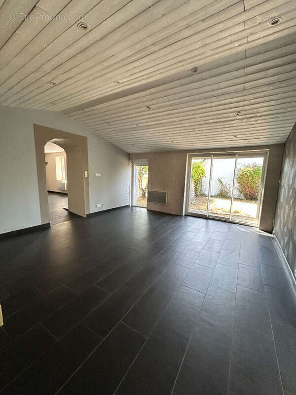 Maison à SAINTE-LUCE-SUR-LOIRE