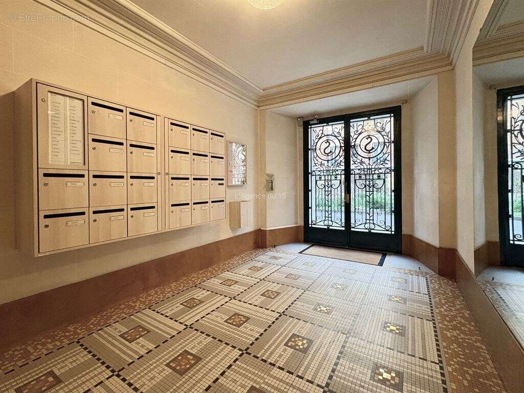 Appartement à PARIS-15E