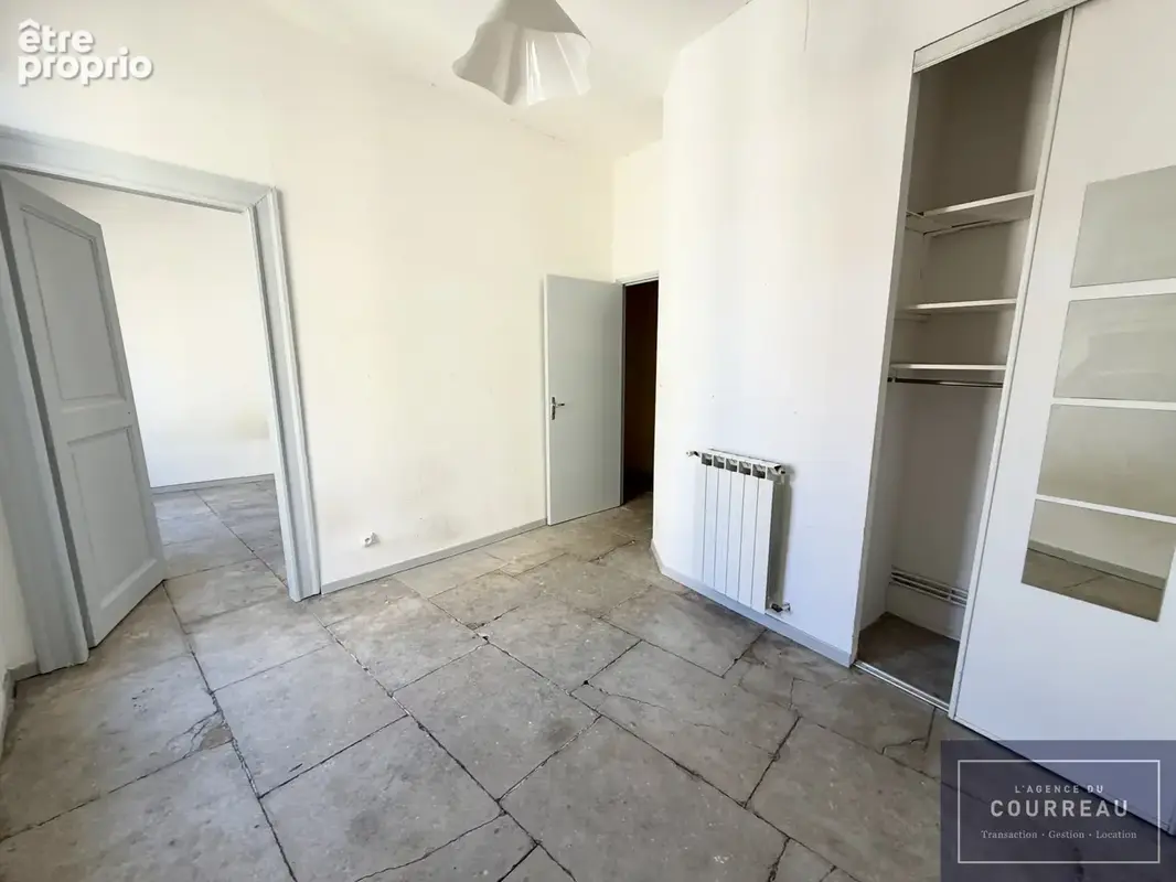 Appartement F4 de 84,03 m2 à rénover - photo 9
