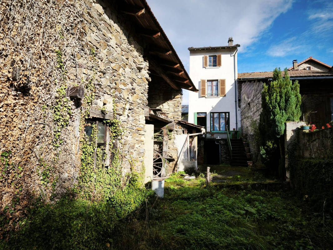 Maison à DORE-L'EGLISE