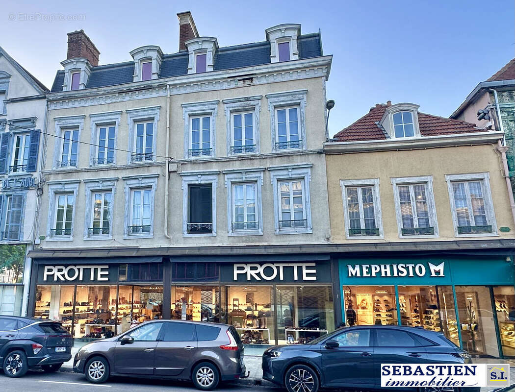 Façade rue - Appartement à TROYES