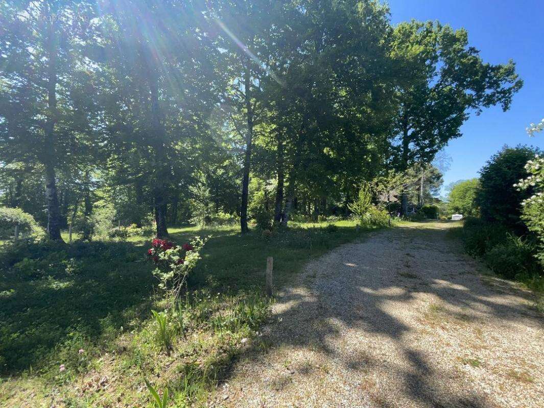Maison à ARNAC-POMPADOUR