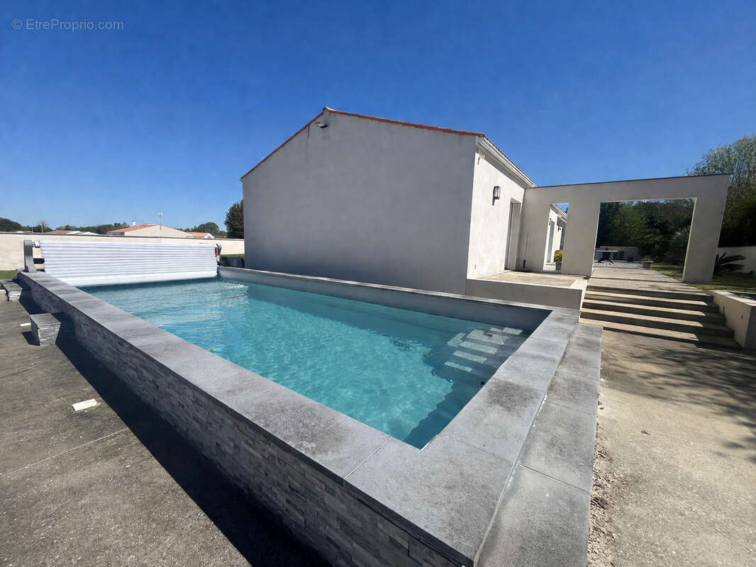 Maison à CORME-ECLUSE