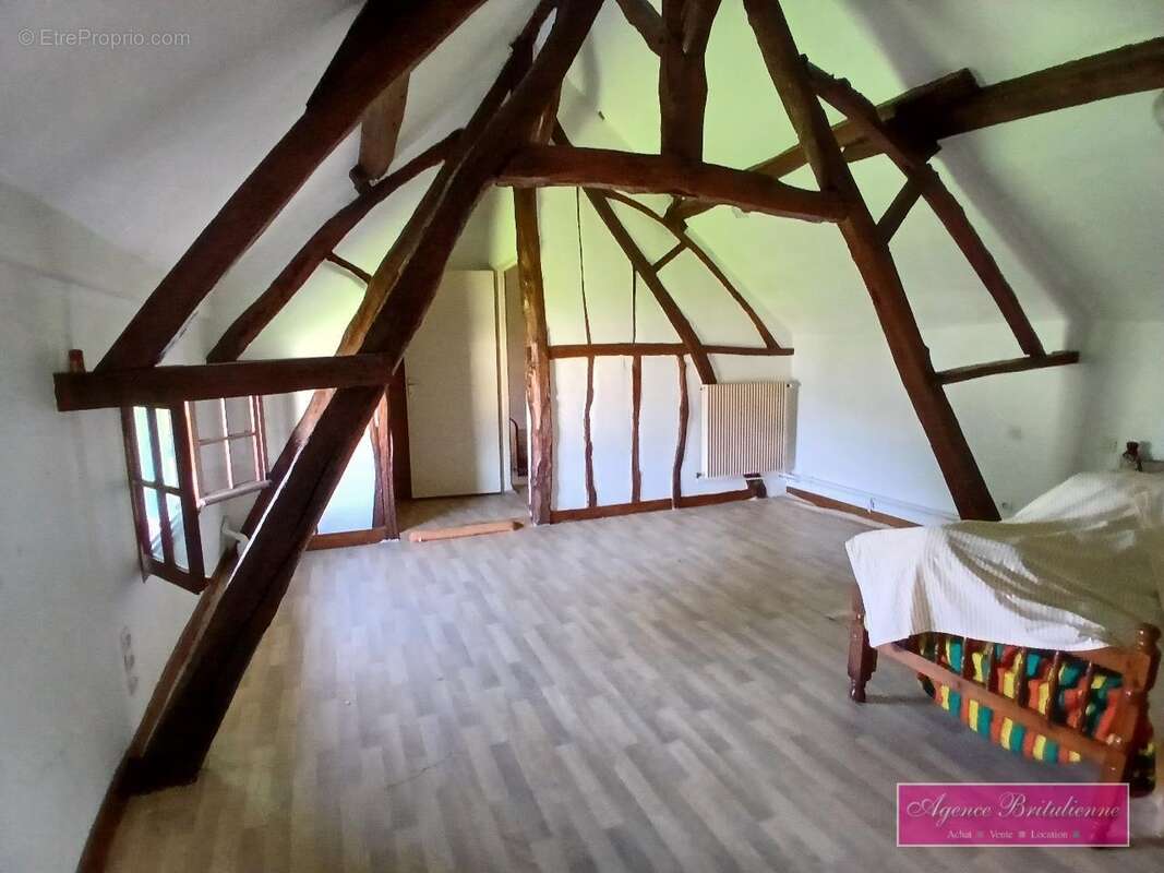 Maison à CREVECOEUR-LE-GRAND