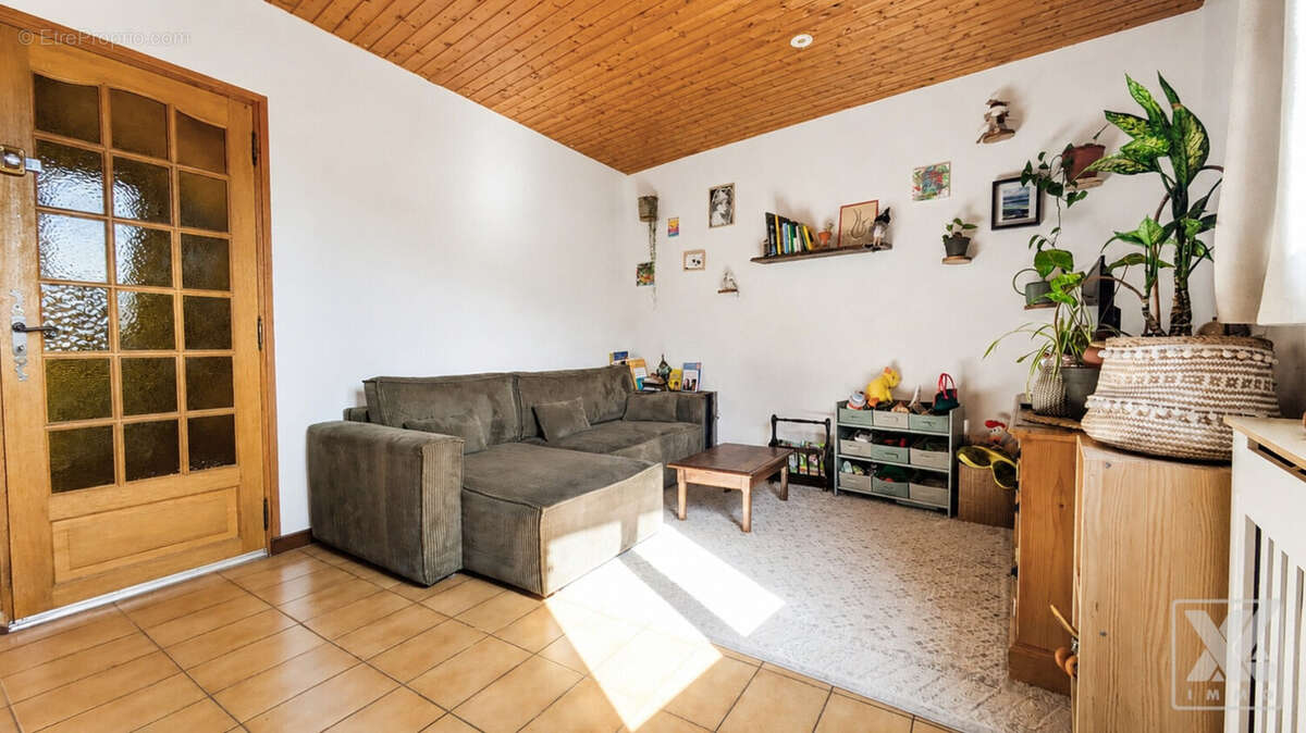 BRIANÇON – Joli T2 traversant de 51,79 m2 + Cave - photo 3