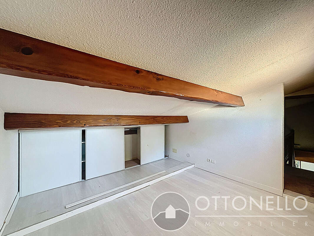 Maison à ROQUEBRUNE-SUR-ARGENS