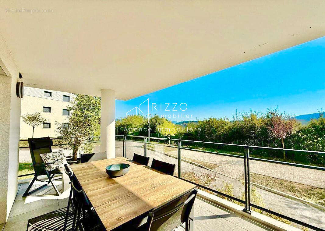 Appartement à SALES