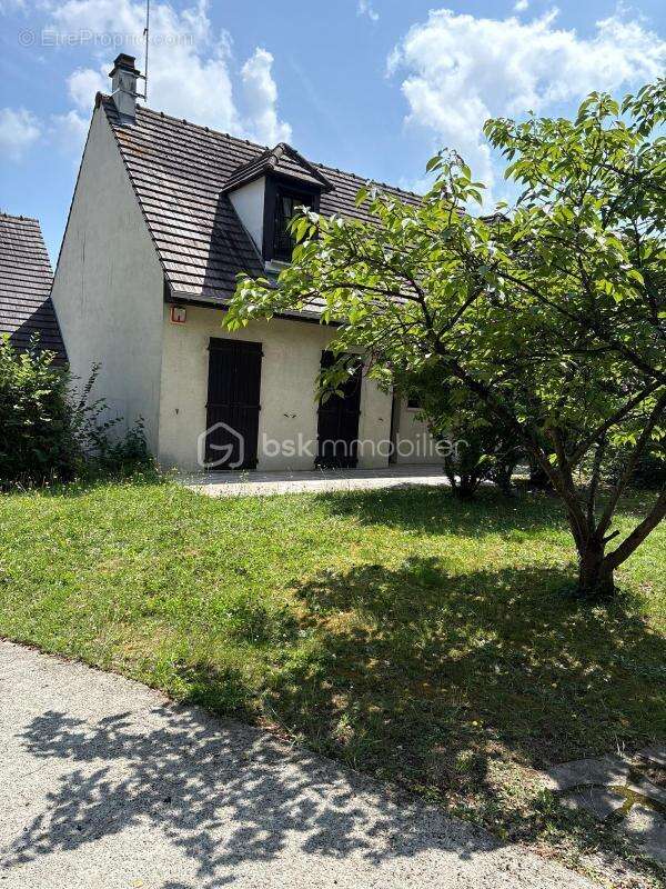 Maison à AVILLY-SAINT-LEONARD