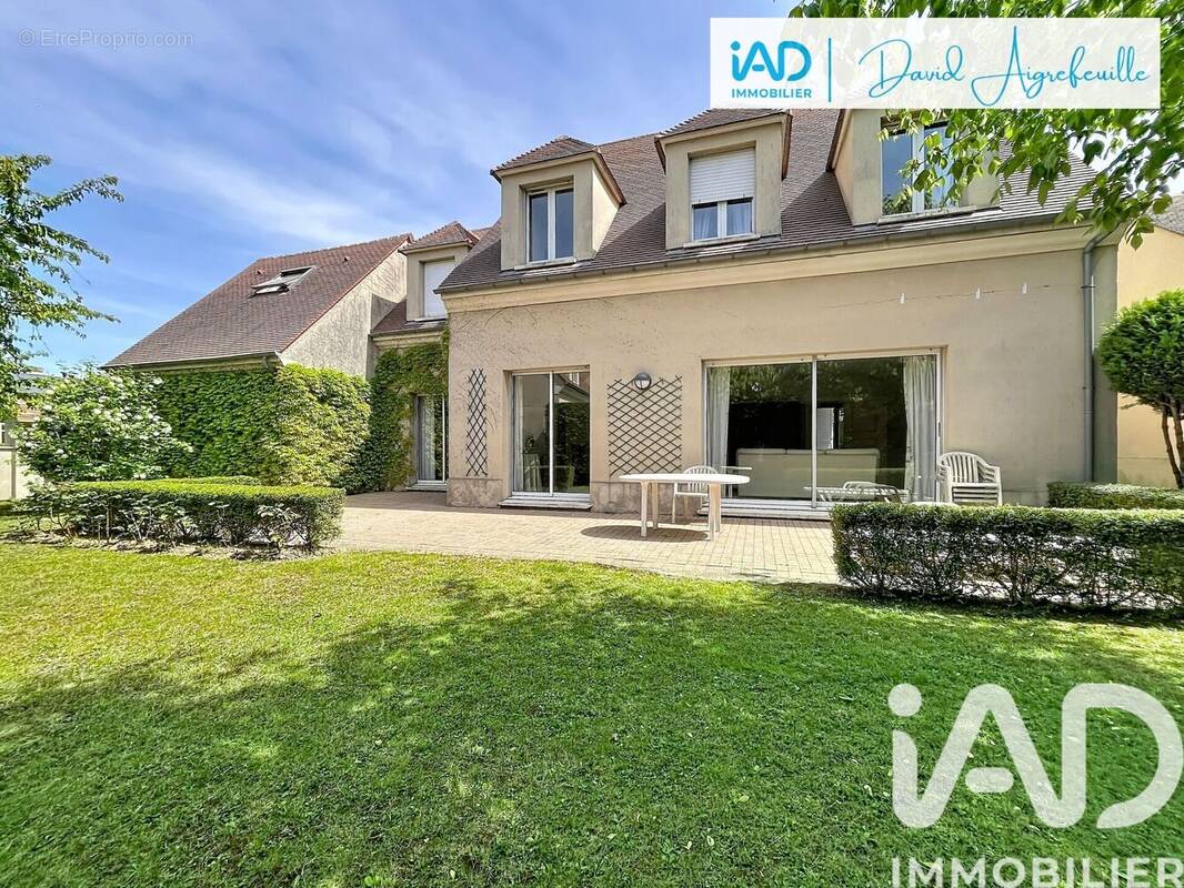 Photo 1 - Maison à LOUVECIENNES