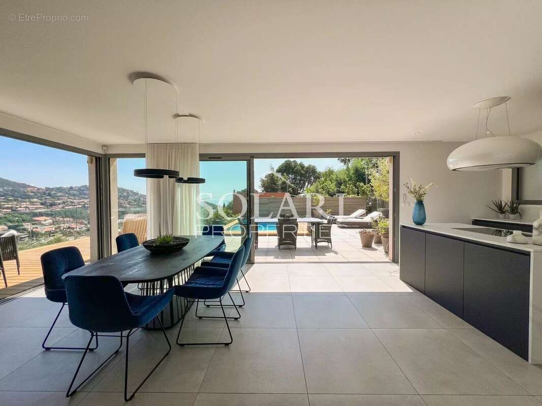 Maison à THEOULE-SUR-MER