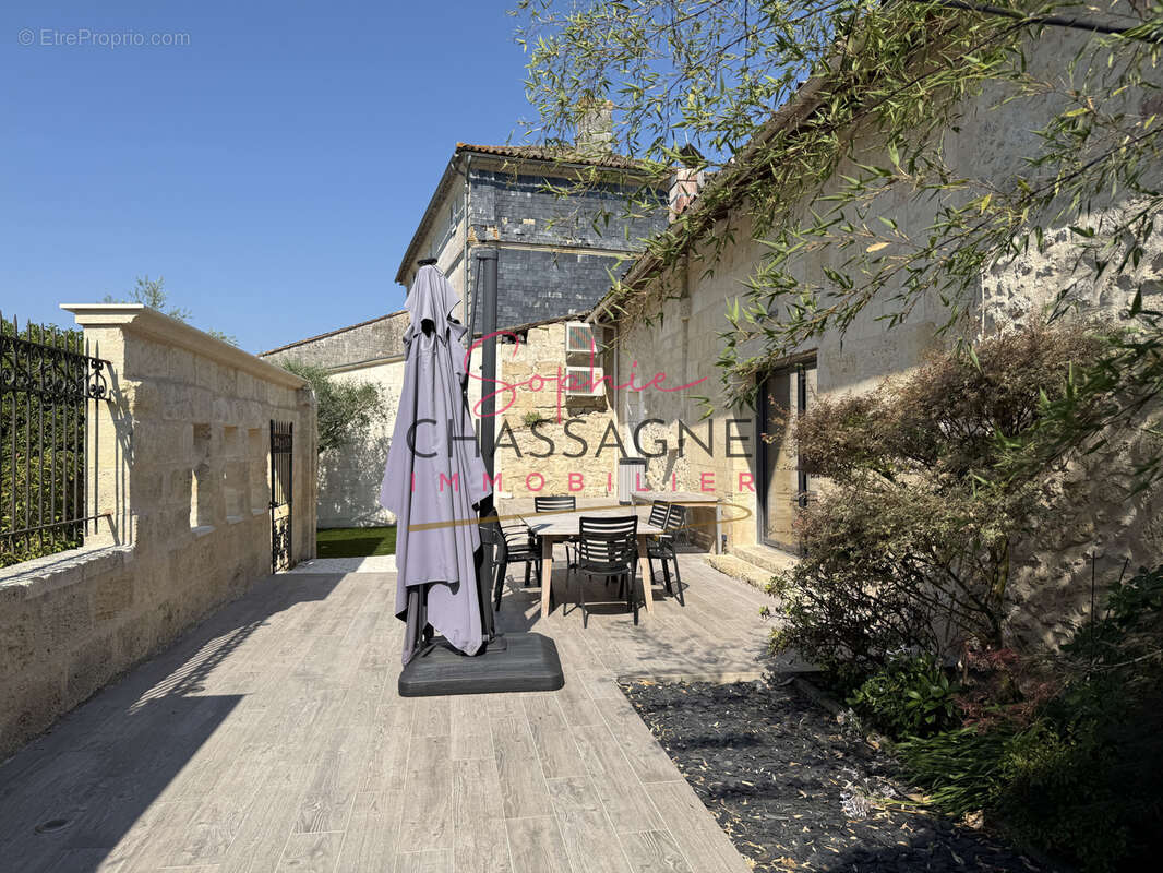 Maison à SAINT-EMILION