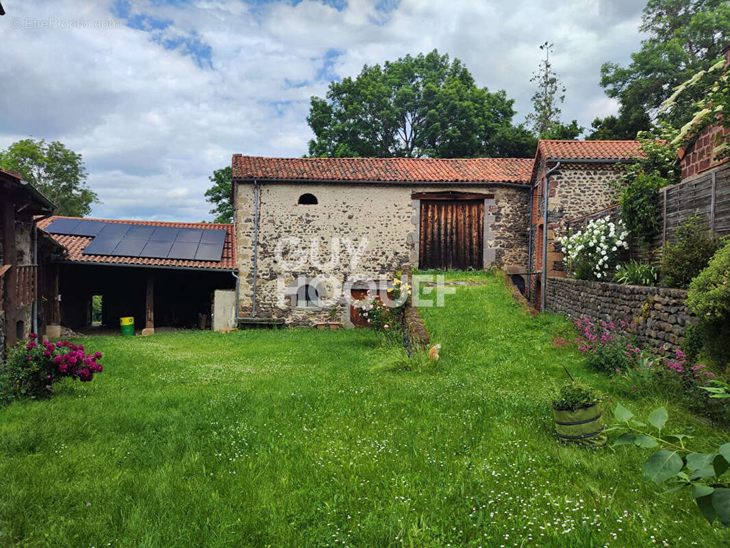 Maison à SAINT-GEORGES-D&#039;AURAC