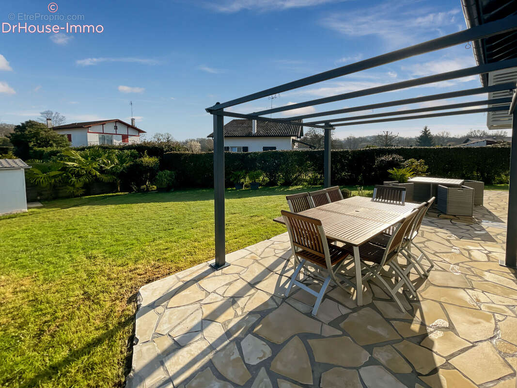 Maison à BASSUSSARRY