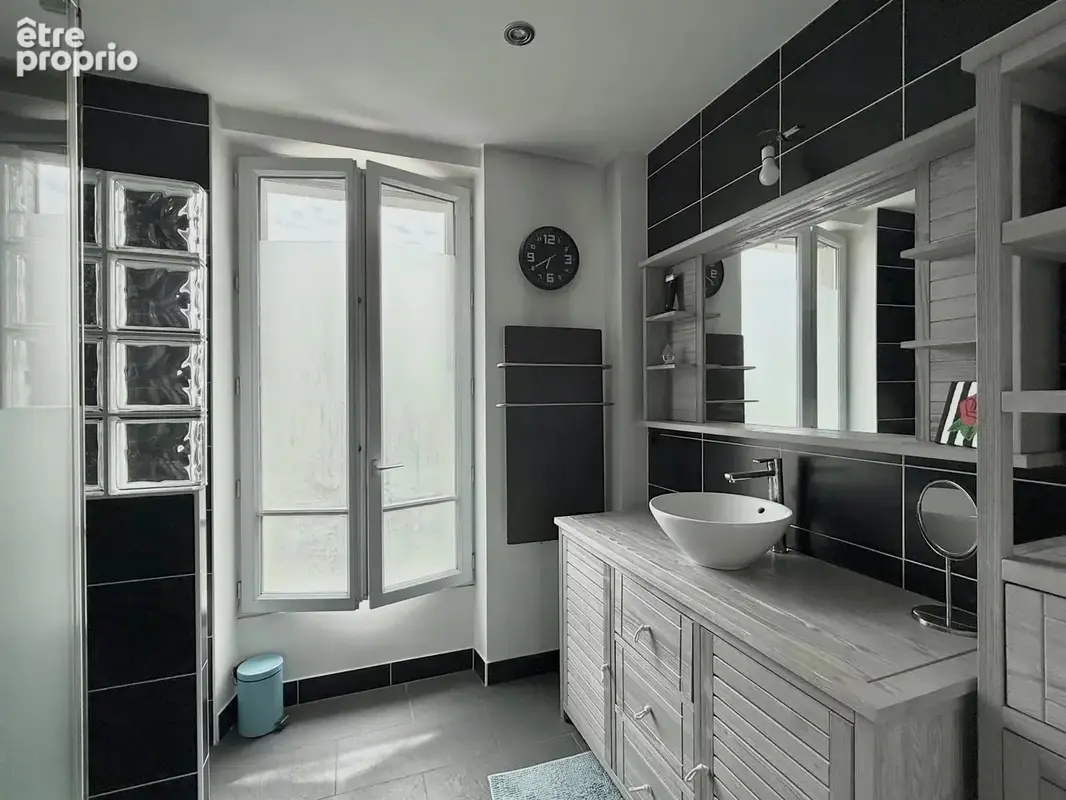 BRUNOY – Quartier des Deux Vallées – Élégante demeure de caractère avec piscine sur terrain arboré de 1.355m² - photo 18
