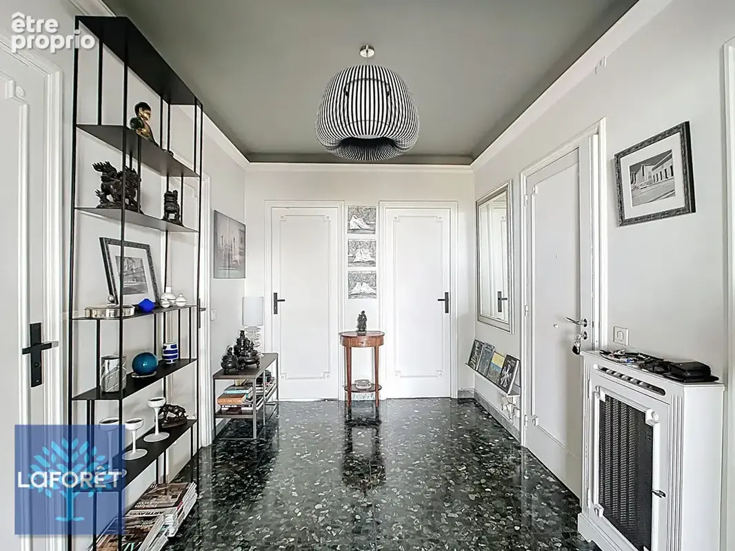 Co-Exclusivité : Superbe & spacieux appartement 2 pièces rénové - vue mer - Cannes - photo 8