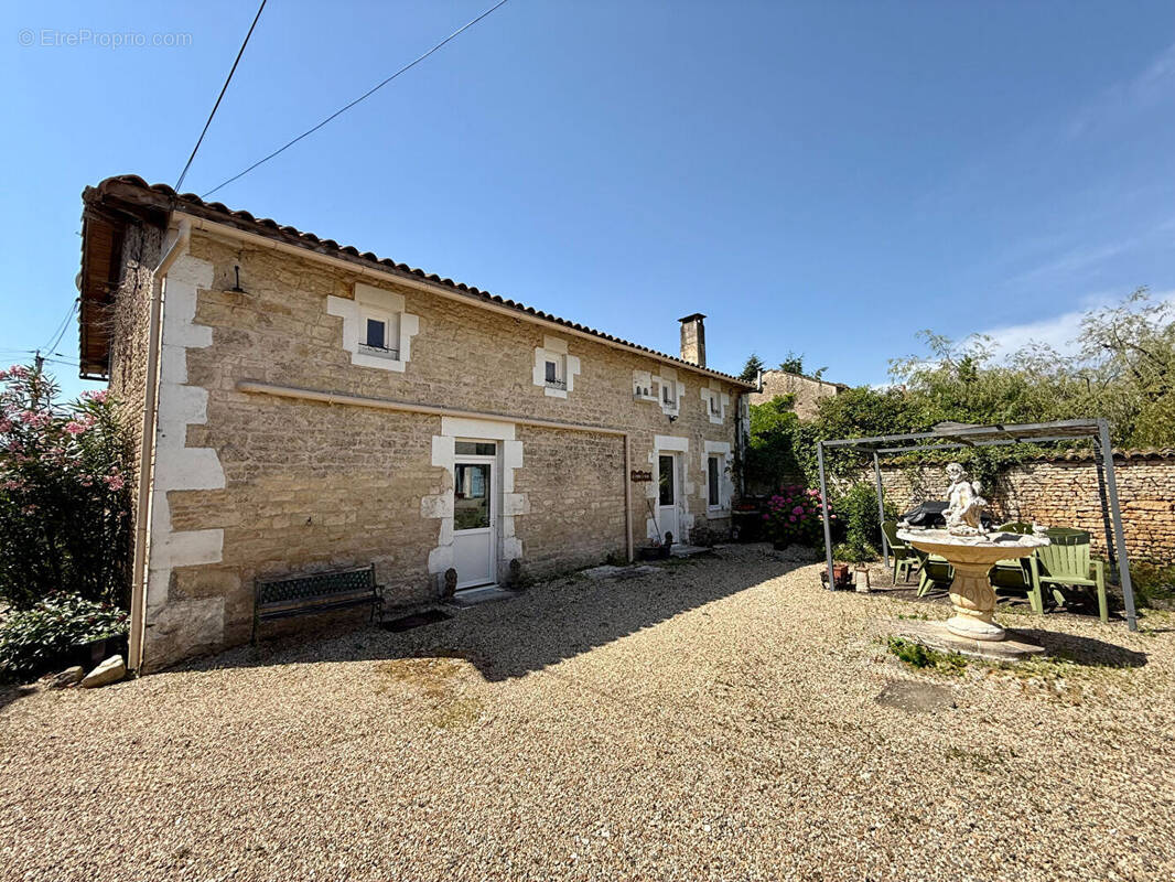 Maison à TILLOU