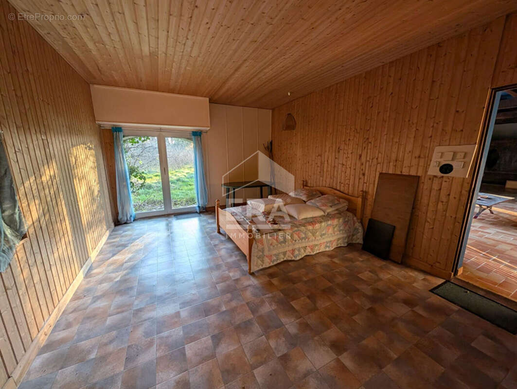 Maison à MENESPLET