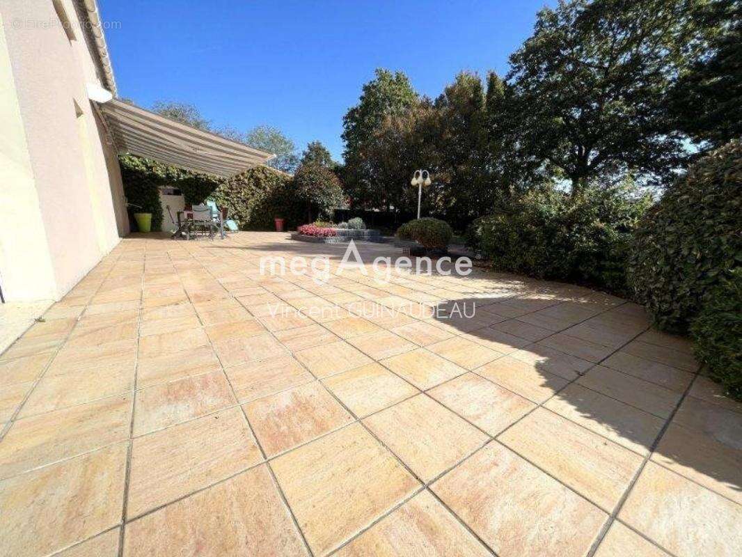 Maison à LE MAY-SUR-EVRE