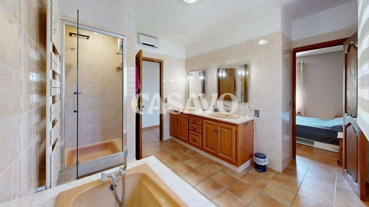 Maison à POURRIERES