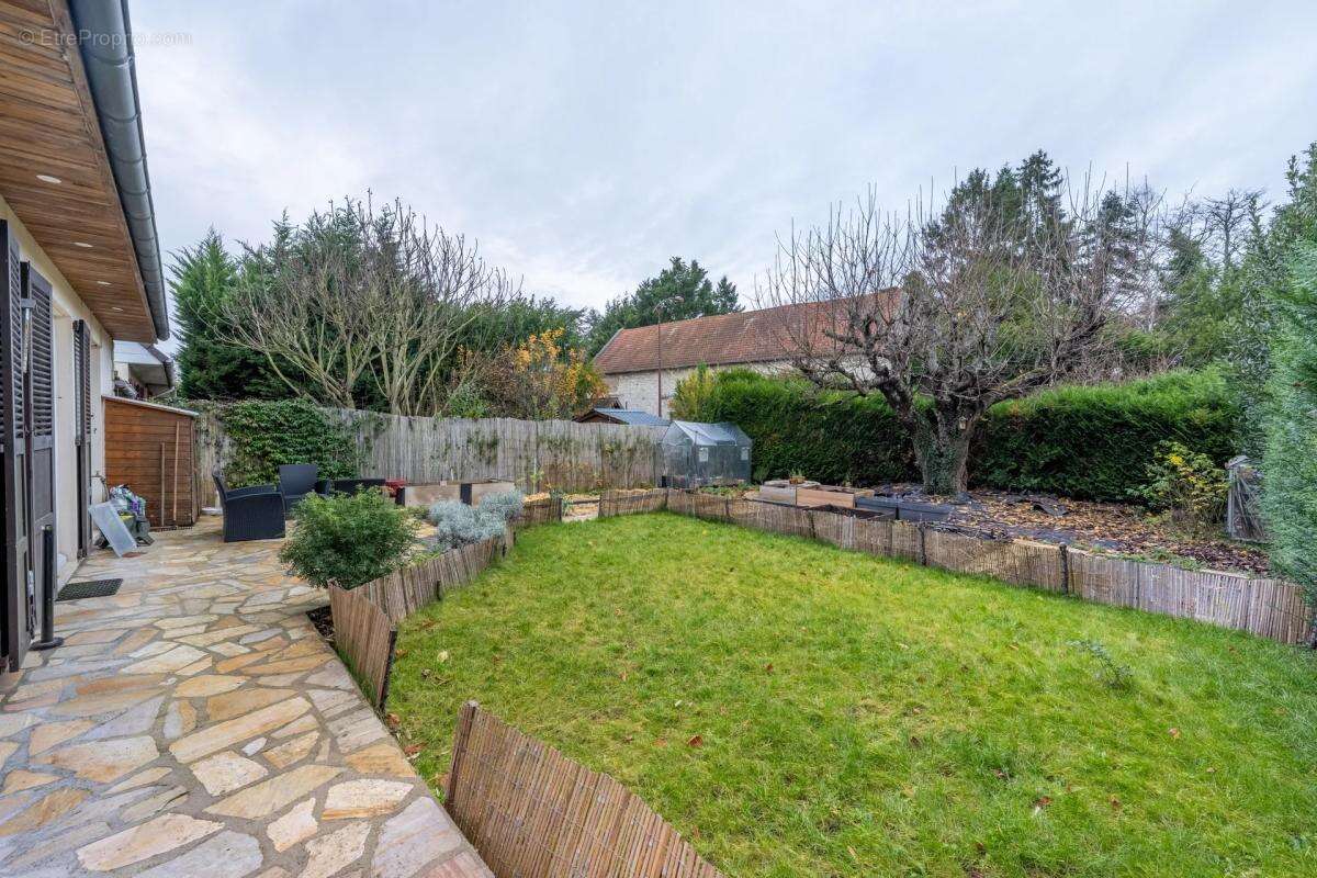 Maison à CRESPIERES