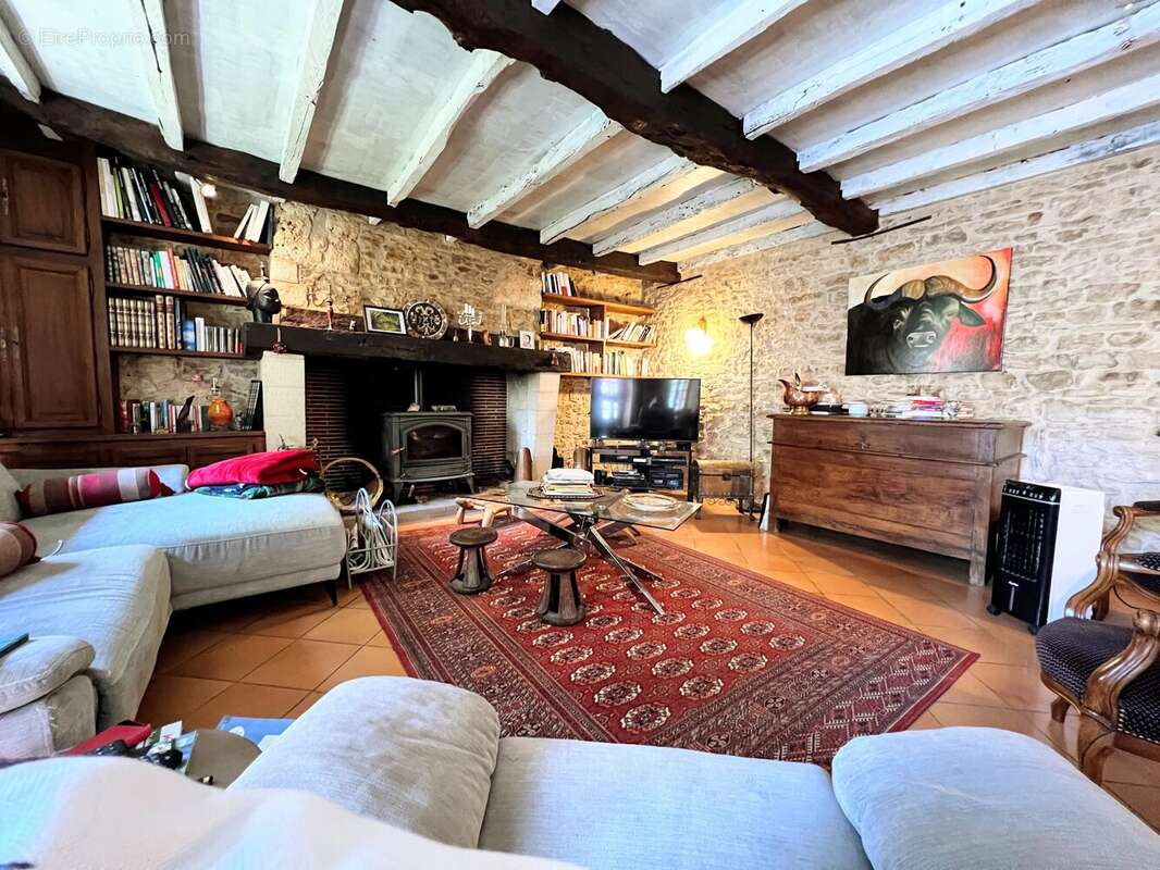 Maison à COULAURES