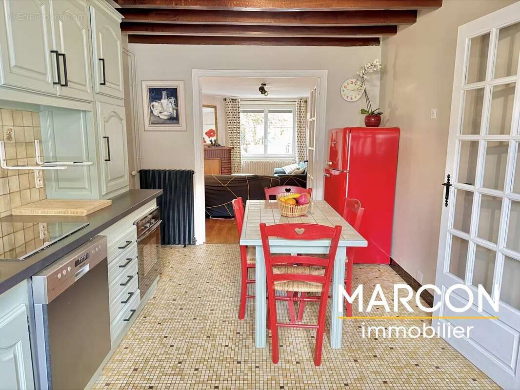 Maison à LE BOURG-D'HEM