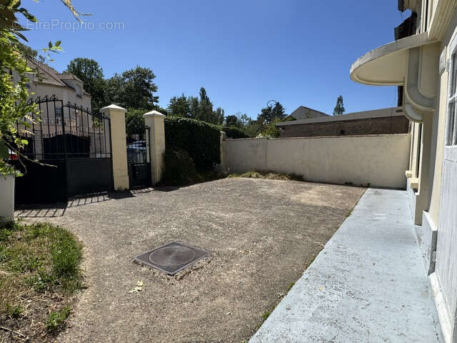 Maison 210 m² à Orgeval  - photo 18