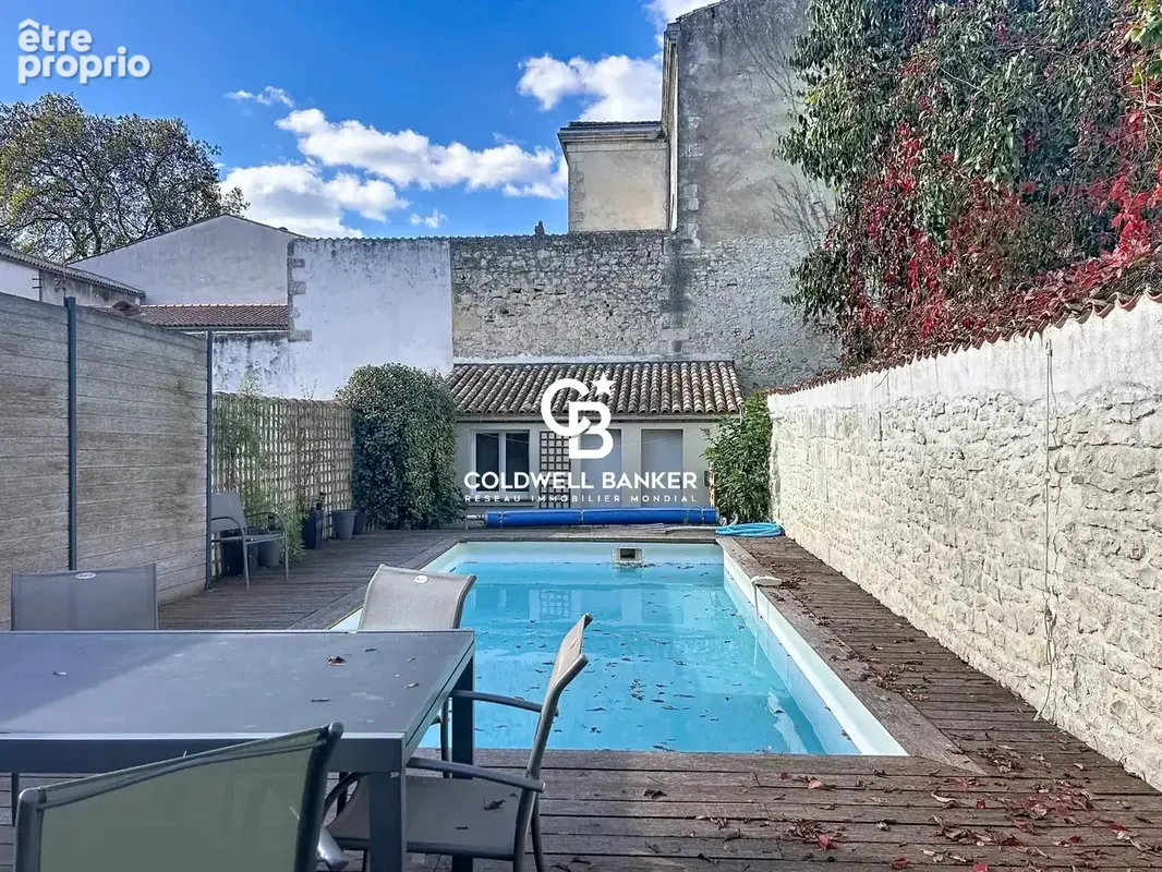 La Rochelle Hypercentre – Maison d'exception avec piscine, patio et garage - photo 18