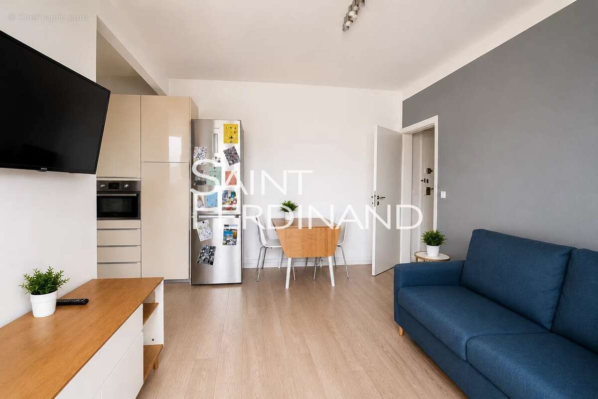 Appartement à NEUILLY-SUR-SEINE