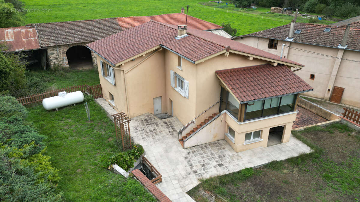 Maison à LAMURE-SUR-AZERGUES