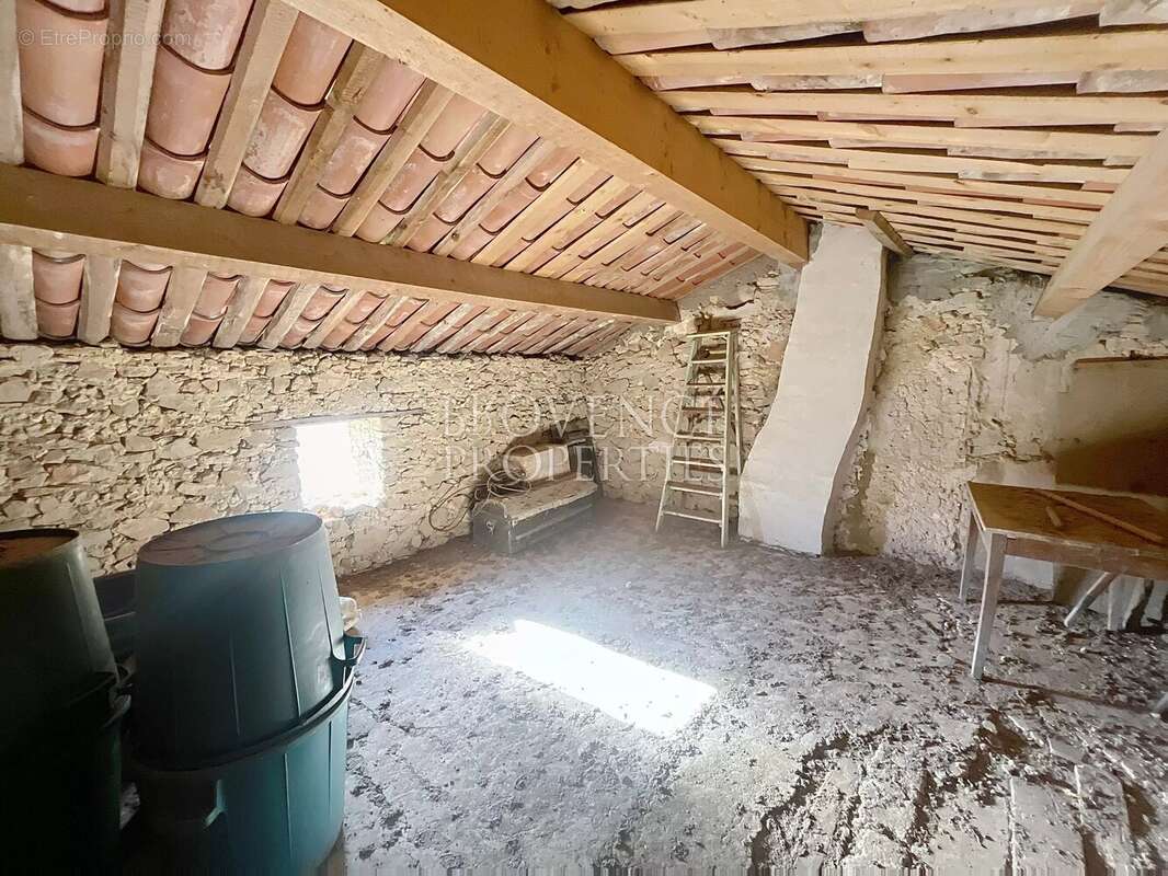 Maison à COTIGNAC