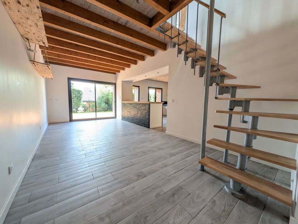 Maison à DRUMETTAZ-CLARAFOND